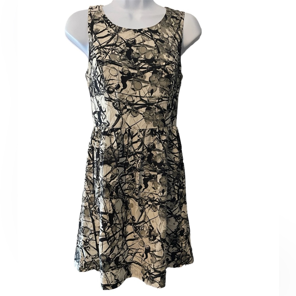 KENSIE Black and white sleeveless dress with back zipper size XS.